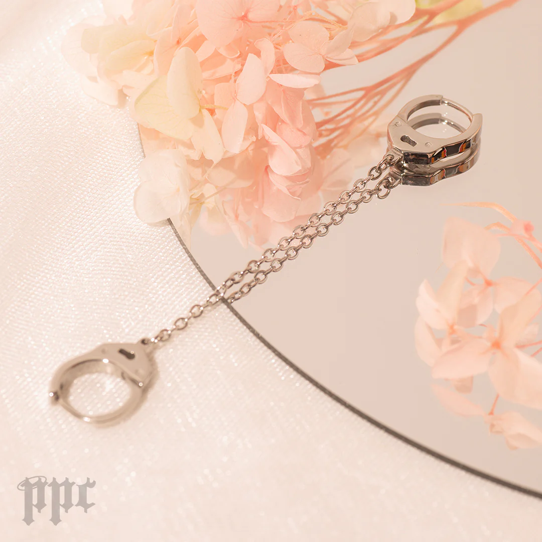 95z "Partners in Crime" Earrings - Image 5