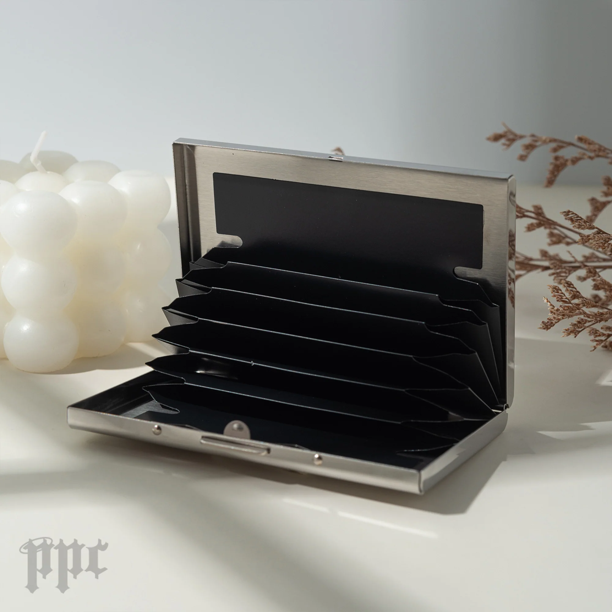 Aespa Metal Cardholder - Image 7