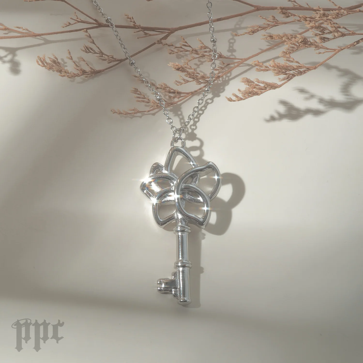 Smeraldo Key Pendant Necklace - Image 5